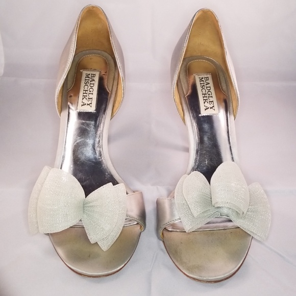 Badgley Mischka Shoes - Badgley Mischka Silver Bow Satin Heels Size 8